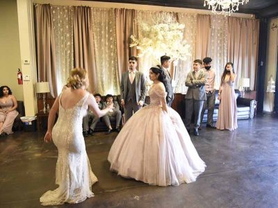IAZ Photo Studio the best in photo and video for sweet sixteen and quinceañeras in Arizona. IAZ Photo Studio is a photography and video studio specialized in wedding events, sweet sixteen and fifteen years with the best prices and packages for your event