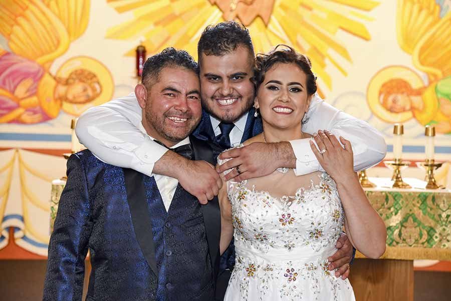 IAZ Photo Studio los mejores en foto y video para bodas en Arizona. IAZ Photo Studio es un estudio de fotografía y video especializado en eventos de bodas y quinceañeras con los mejores precios y paquetes para su evento.